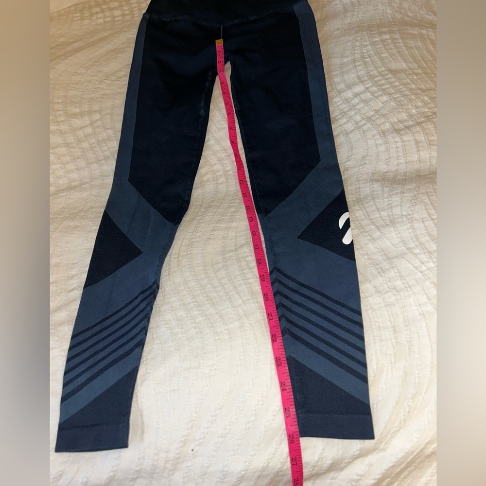 NWT Peloton Dark Blue Patterned Leggings - Picture 2 of 6